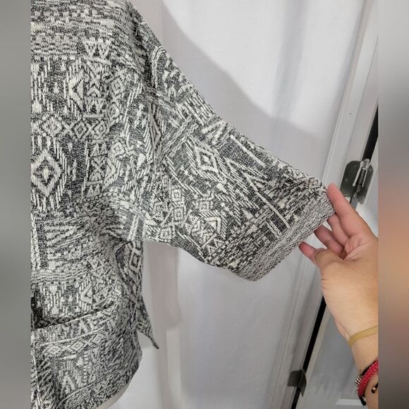 Forever 21 oversized knit top - Picture 3 of 10